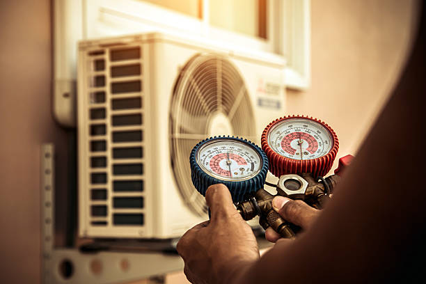 Professional Hvac Installation technician working in Alburtis, PA